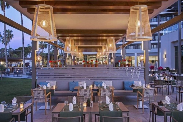 Acanthus & Cennet Barut Collection *****