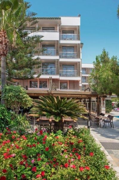 Trendy Side Beach Hotel**** AI 16+, repülővel