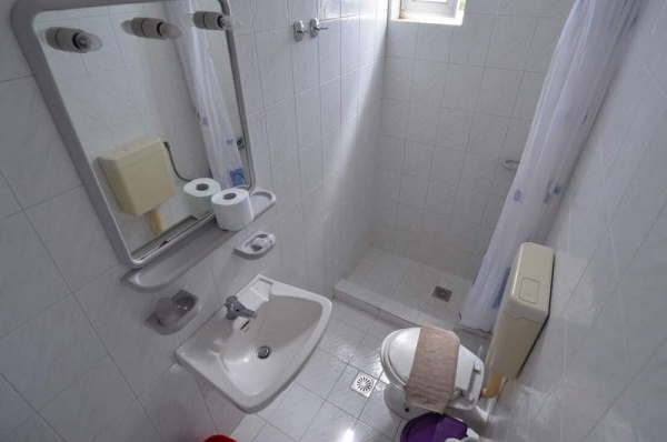 Villa Spiros Apartmanház, repülővel