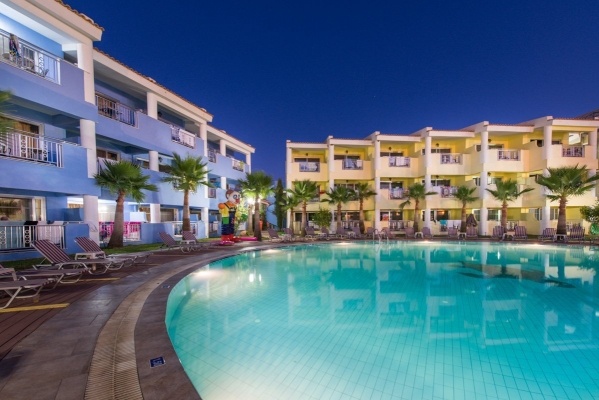 Caretta Beach Resort & Waterpark