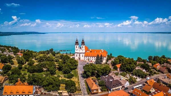 Időutazás a Balaton partján - Tihany varázsa és Balatonfüred reformkori forgataga