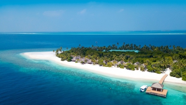 Dreamland Maldives - The Unique Sea & Lake Resort Spa