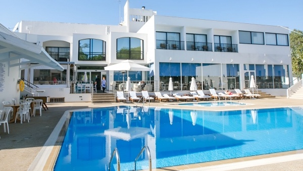 Park Beach Hotel - 11 éjszakás