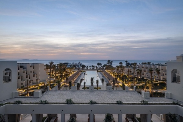 Serry Beach Resort *****