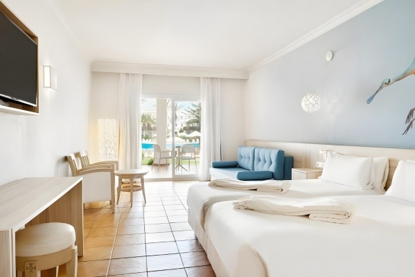 Iberostar Waves Founty Beach