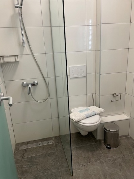 Mellos apartmanház, egyénileg