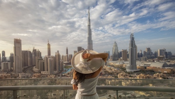 DUBAI ****