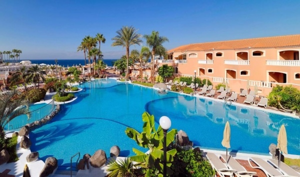 SOL SUN BEACH APARTMENTS (W26) ***