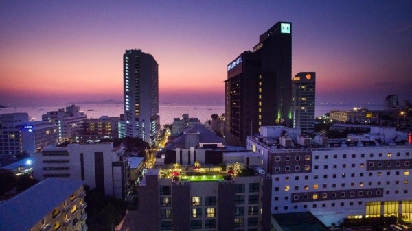 Century Park + Sunshine Hip Hotel Pattaya