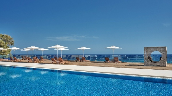Cavo Orient Beach Hotel And Suites