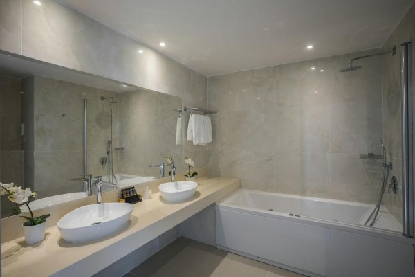 Constantinos The Great Beach Hotel *****