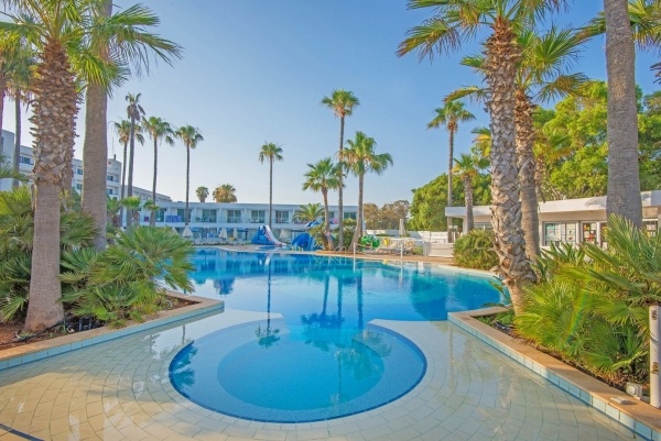 Dome Beach Hotel