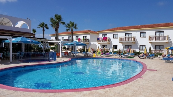 Cosmelenia Hotel Apartments - 6 éjszakás