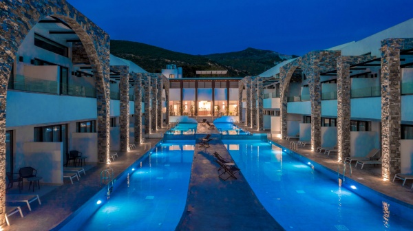 Cavo Di Suites Hotel