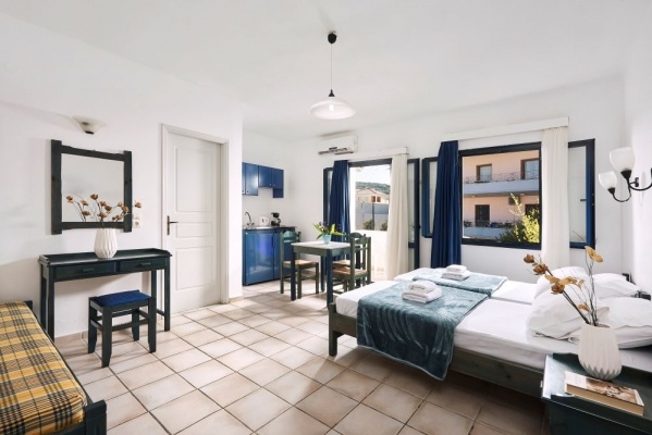 Eva Suites & Apartments, egyénileg