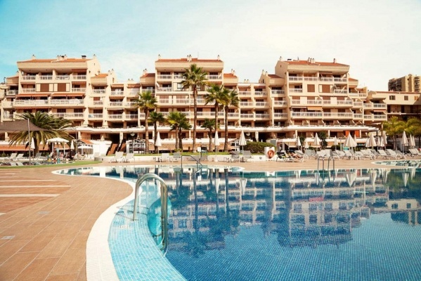 CORAL COMPOSTELA BEACH ***
