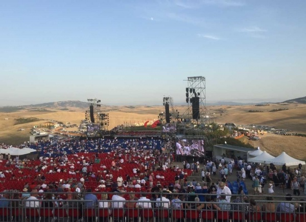 Andrea Bocelli koncert toszkán gasztrokalandokkal ****